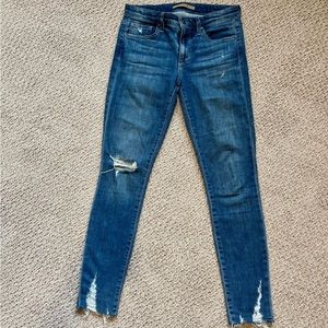 $225 Retail. Joe’s Jeans Womens 27 skinny distressed ripped stretch Jean